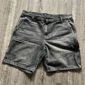 Old Navy Loose Jean Carpenter Gray Wash Shorts 9” Inseam Size 38 W